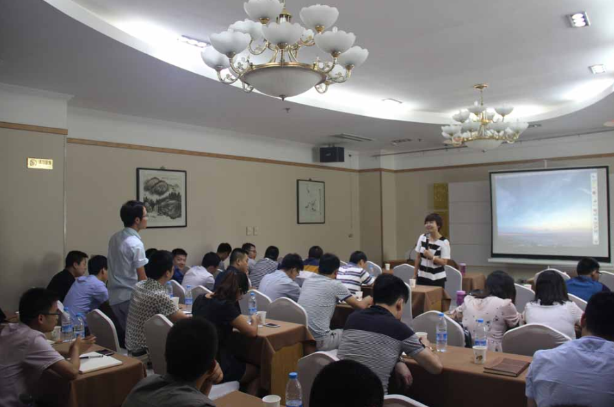 學習產品知識，深化銷售技巧，強化銷售禮儀